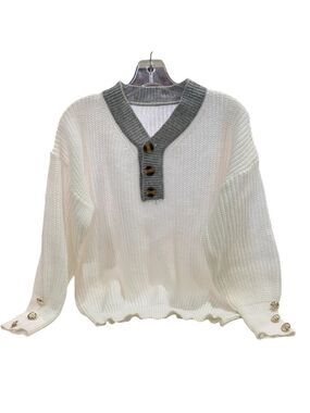 Women’s Button Sweater. Size Medium.